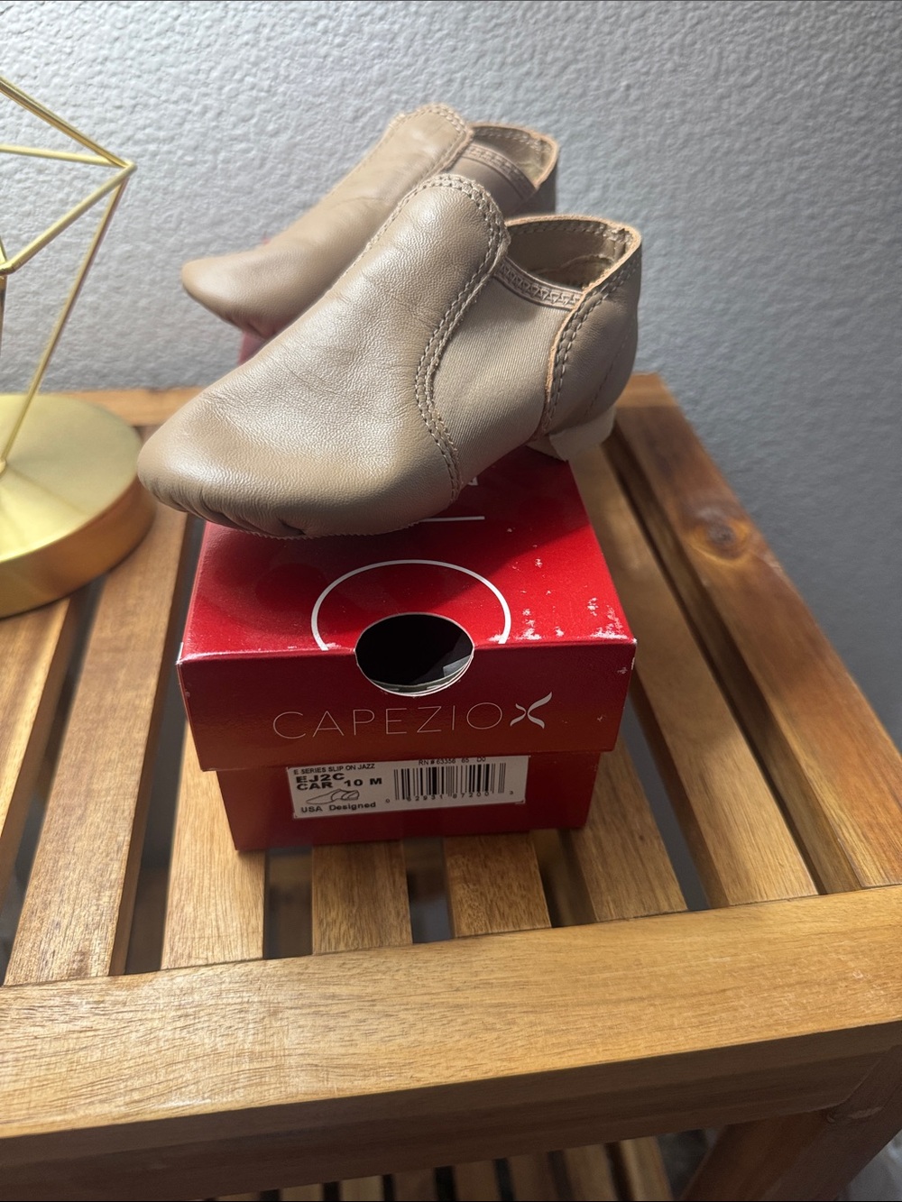 Child TAN Slip-On Leather
Jazz Shoe- NEW multiple sizes available